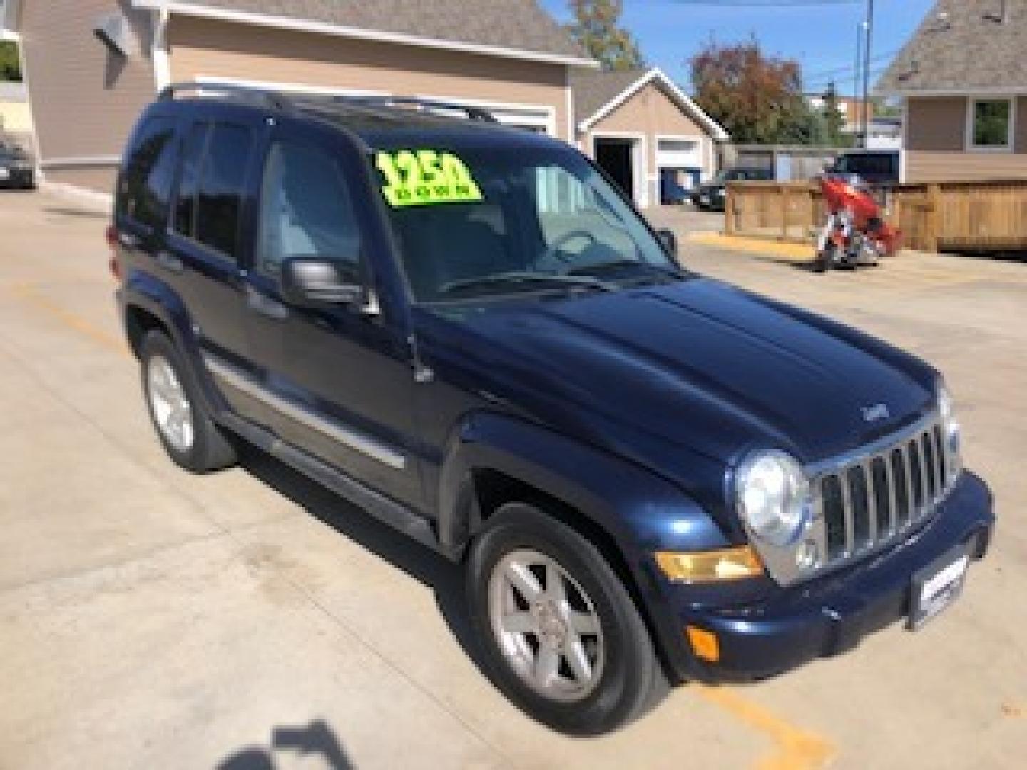 2007 Blue Jeep Liberty Limited 4WD (1J4GL58KX7W) with an 3.7L V6 SOHC 12V engine, located at 923 Army Post Rd., Des Moines, IA, 50315, (515) 287-7732, 41.526928, -93.627419 - Photo#1